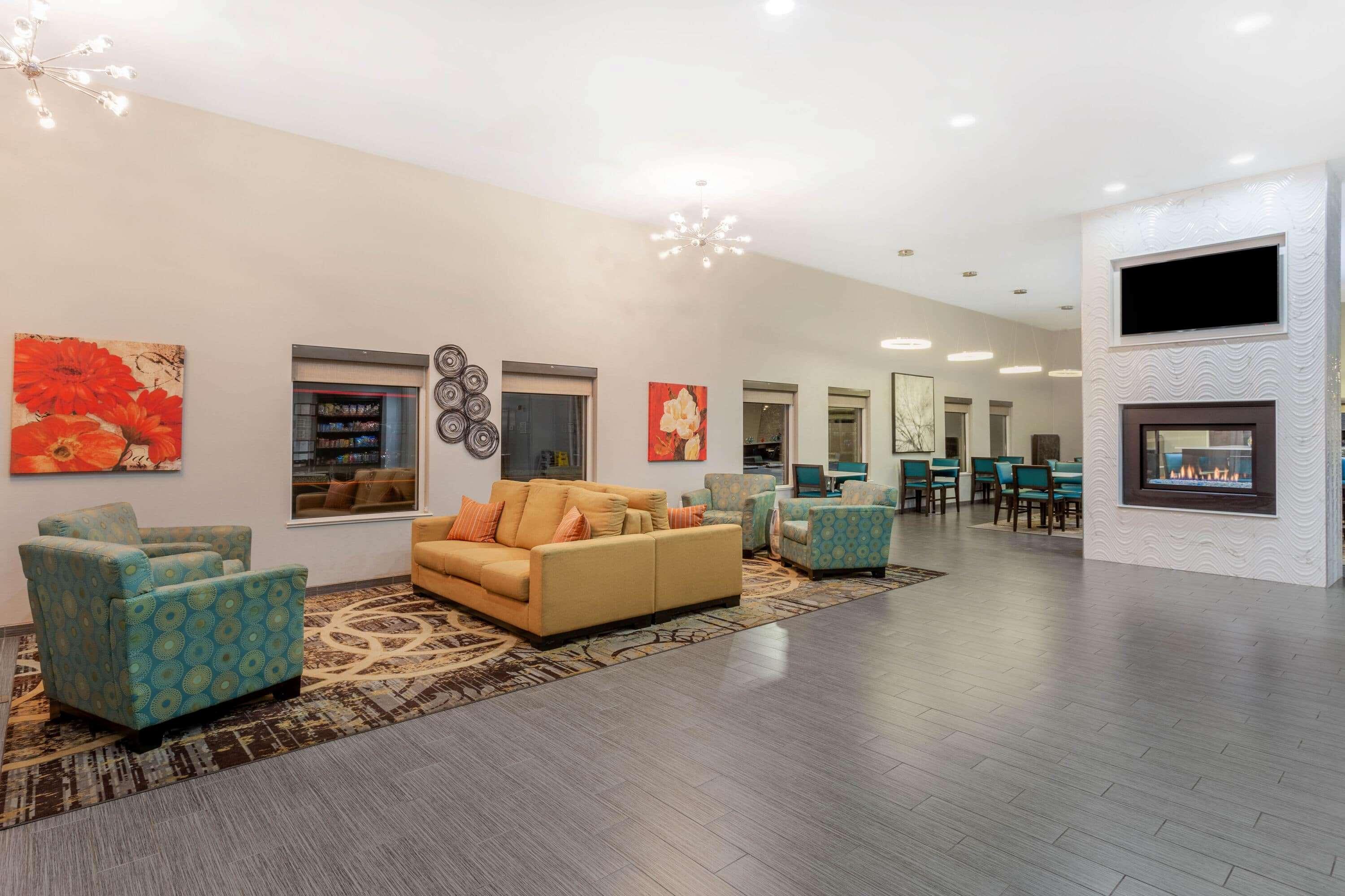 La Quinta By Wyndham Rockford Hotel Екстериор снимка