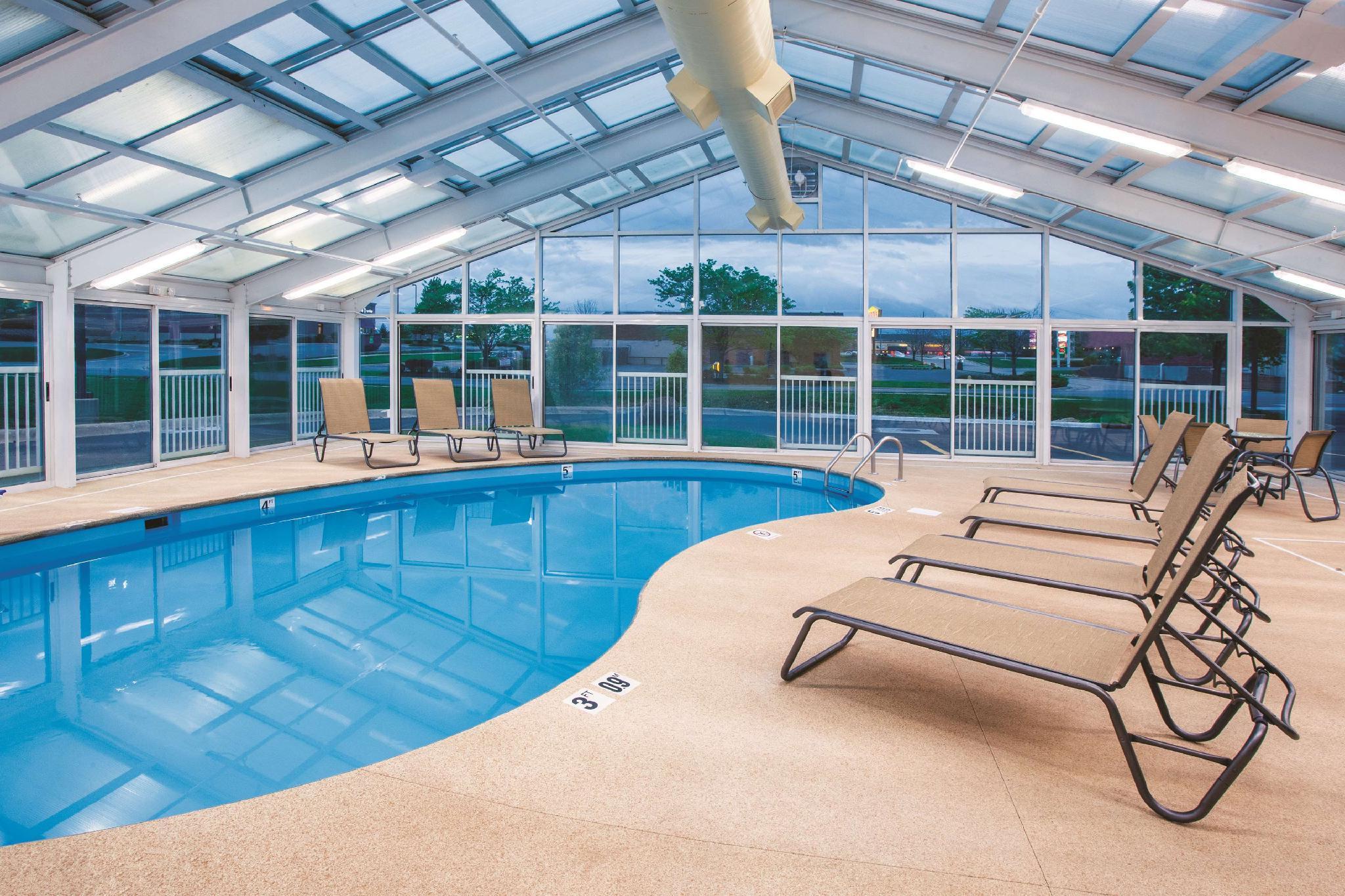 La Quinta By Wyndham Rockford Hotel Екстериор снимка