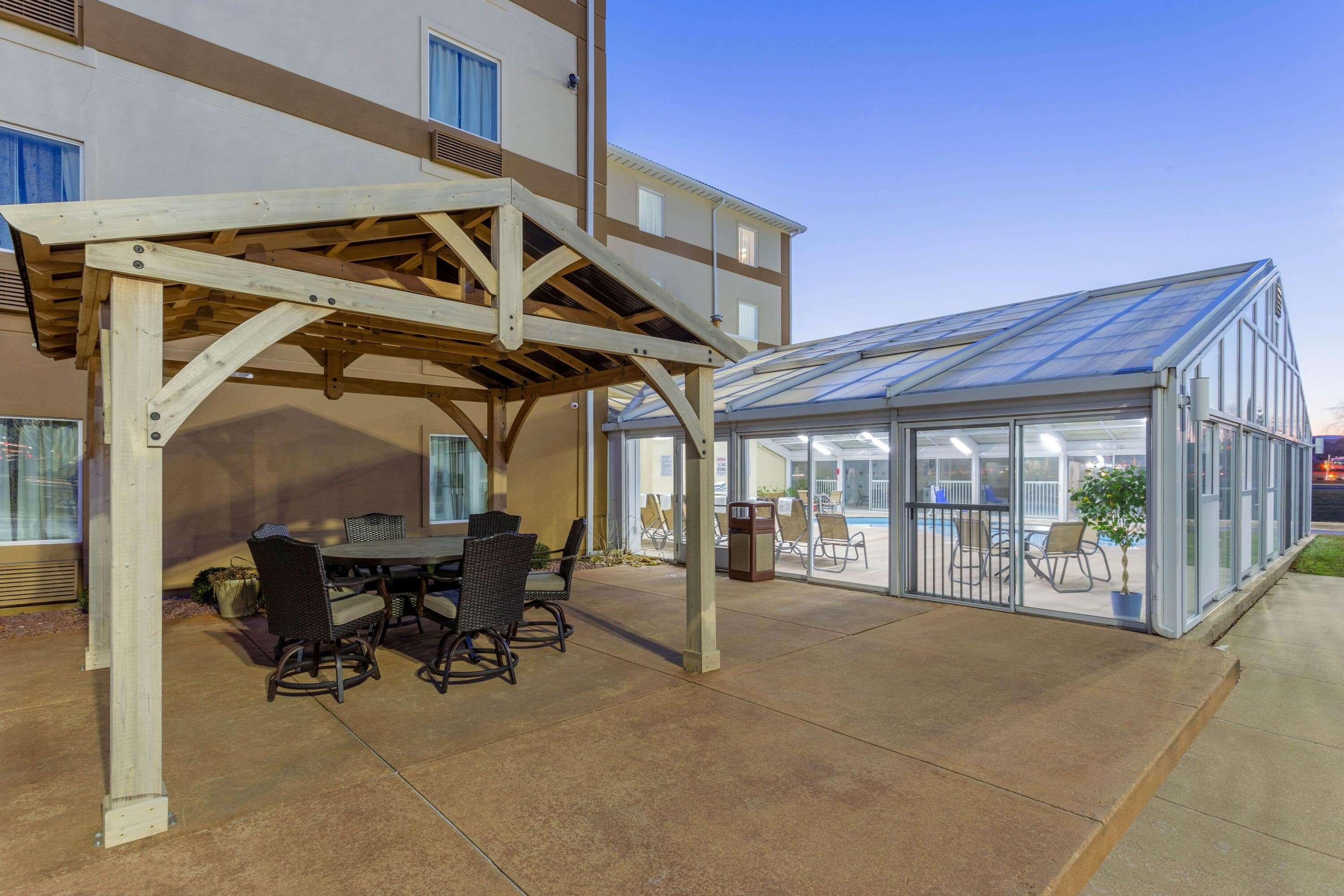 La Quinta By Wyndham Rockford Hotel Екстериор снимка