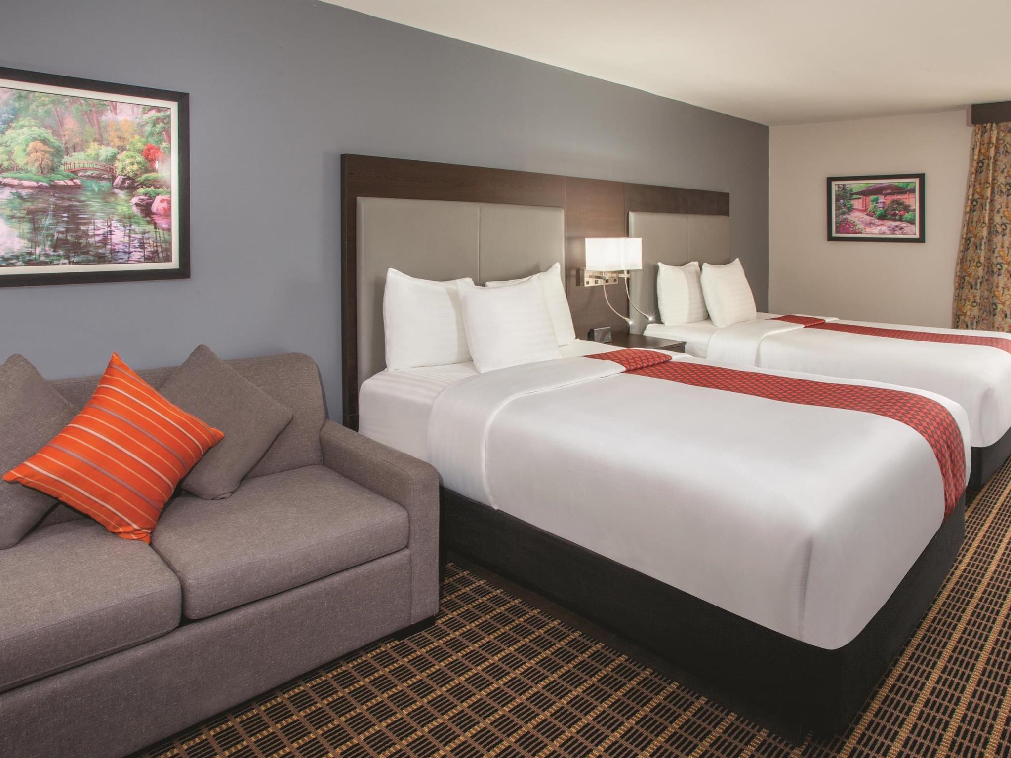 La Quinta By Wyndham Rockford Hotel Екстериор снимка