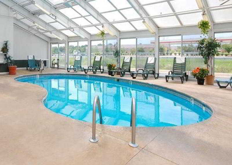 La Quinta By Wyndham Rockford Hotel Екстериор снимка