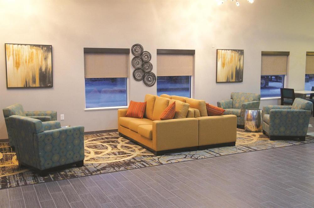 La Quinta By Wyndham Rockford Hotel Екстериор снимка