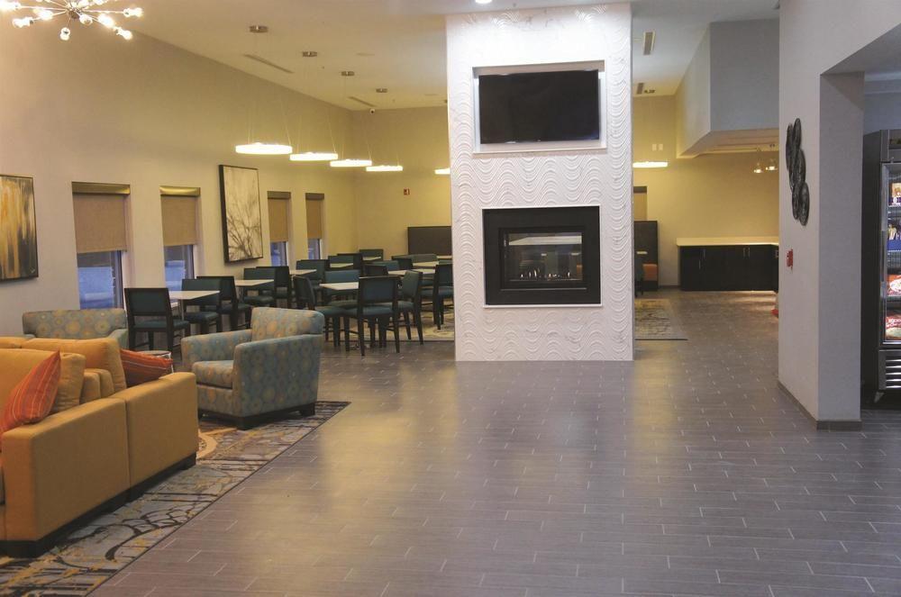 La Quinta By Wyndham Rockford Hotel Екстериор снимка