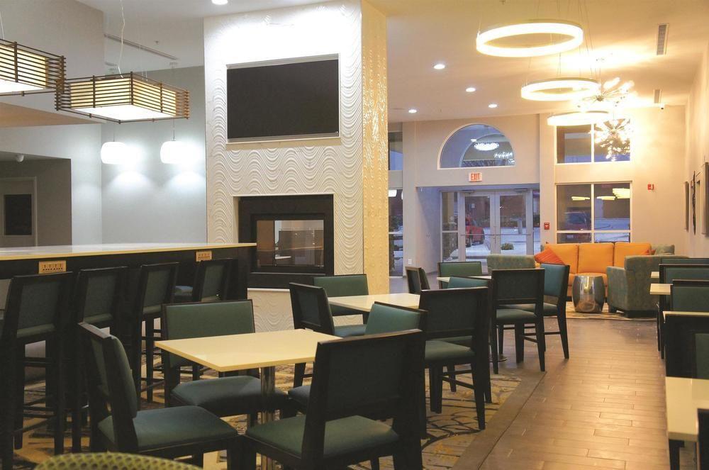 La Quinta By Wyndham Rockford Hotel Екстериор снимка