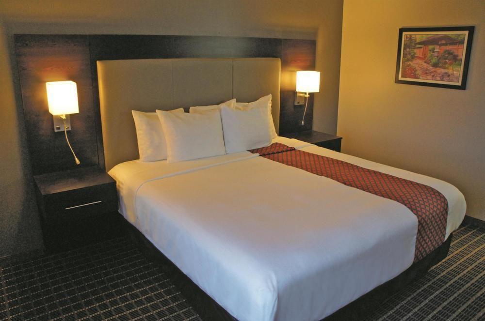 La Quinta By Wyndham Rockford Hotel Екстериор снимка